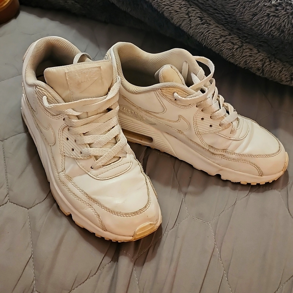NIKE AIR max youth 6.5 white